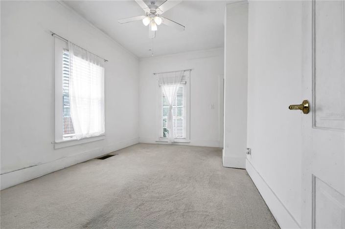 Image No.31-6 Bed House for sale