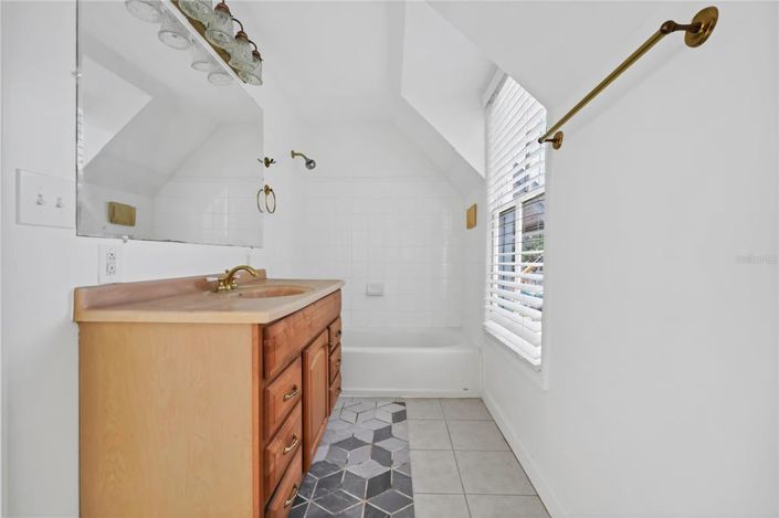 Image No.35-6 Bed House for sale