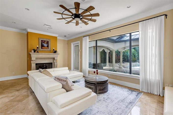 Image No.12-5 Bed House for sale