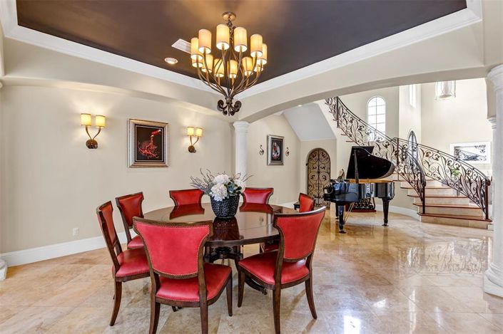 Image No.19-5 Bed House for sale