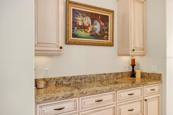 Image No.25-5 Bed House for sale