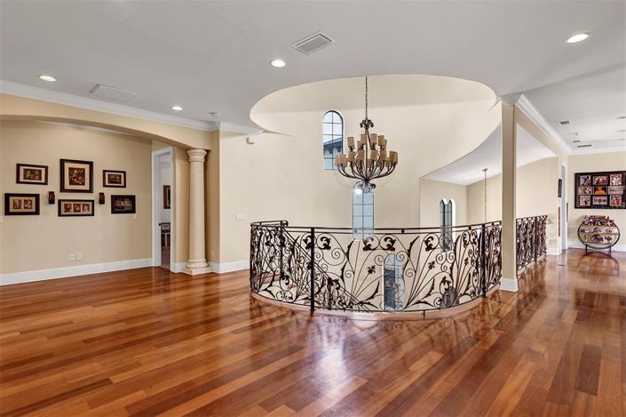 Image No.36-5 Bed House for sale