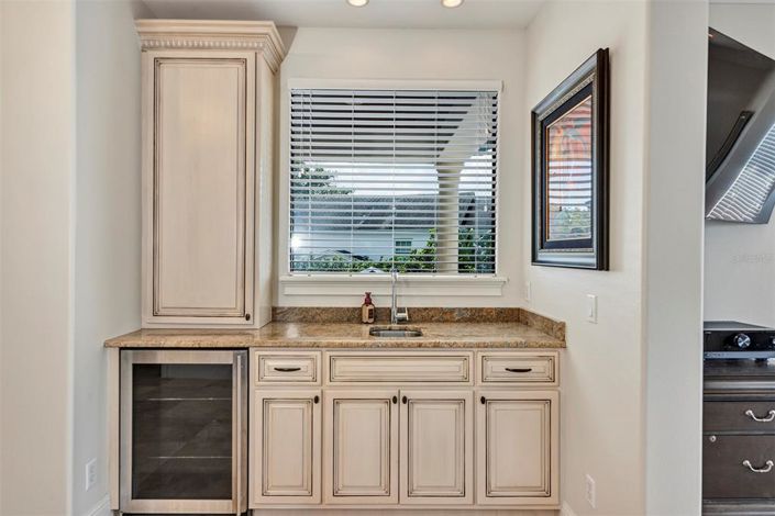 Image No.40-5 Bed House for sale