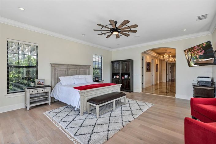 Image No.41-5 Bed House for sale