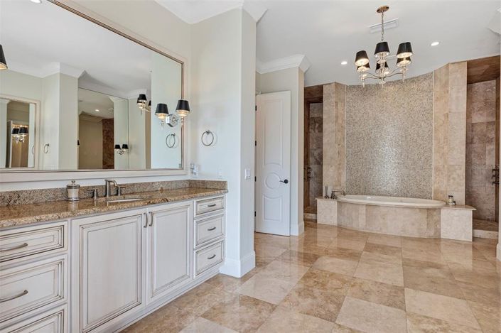 Image No.48-5 Bed House for sale