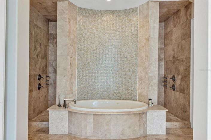 Image No.49-5 Bed House for sale