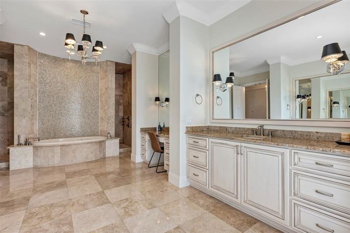 Image No.51-5 Bed House for sale