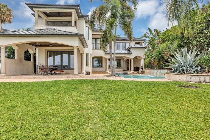 Image No.6-5 Bed House for sale