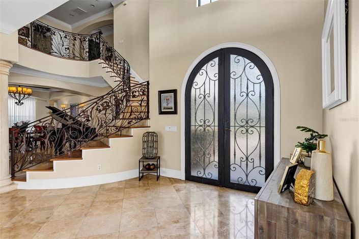 Image No.9-5 Bed House for sale