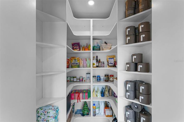 Image No.17-4 Bed House for sale