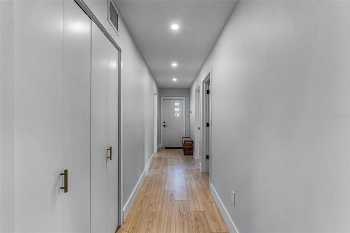 Image No.30-4 Bed House for sale