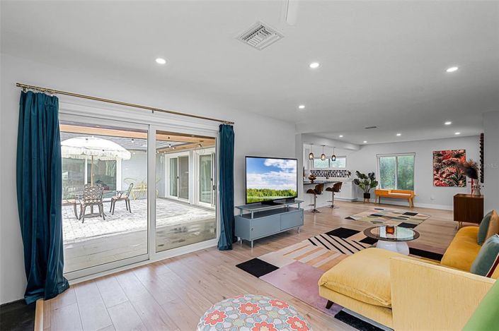 Image No.9-4 Bed House for sale