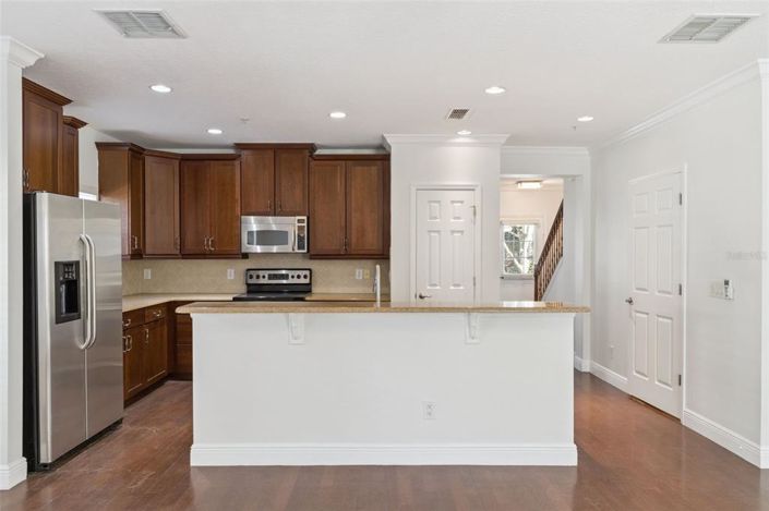 Image No.10-3 Bed House for sale