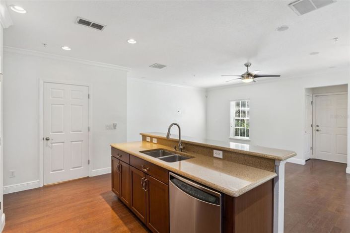 Image No.15-3 Bed House for sale