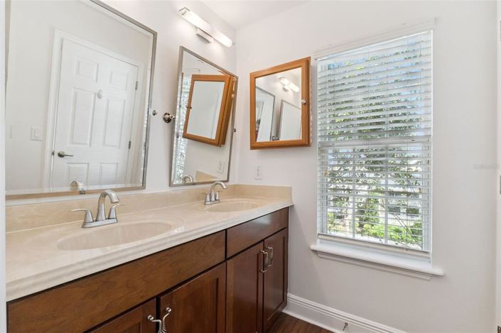 Image No.34-3 Bed House for sale