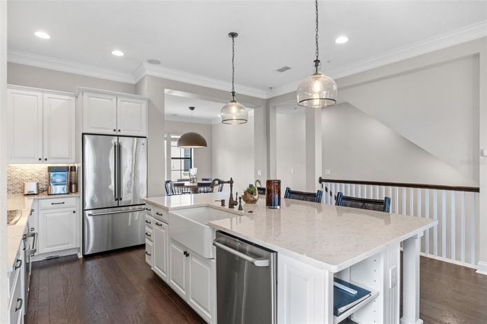 Image No.18-3 Bed Townhouse for sale