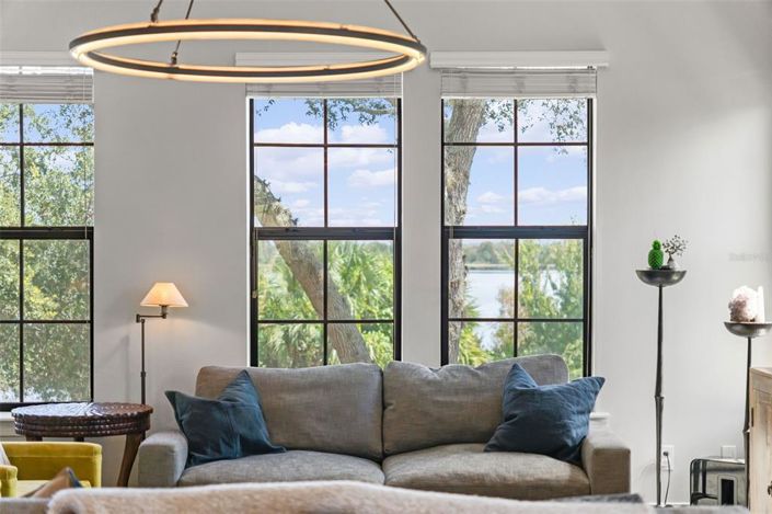 Image No.30-3 Bed Townhouse for sale