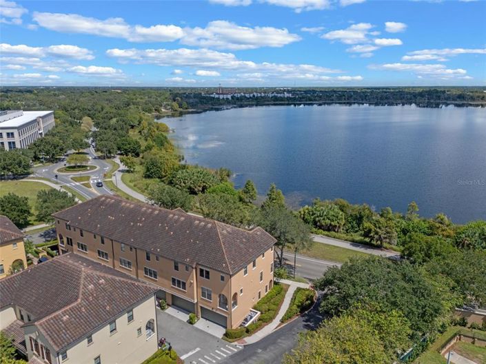 Image No.55-3 Bed Townhouse for sale