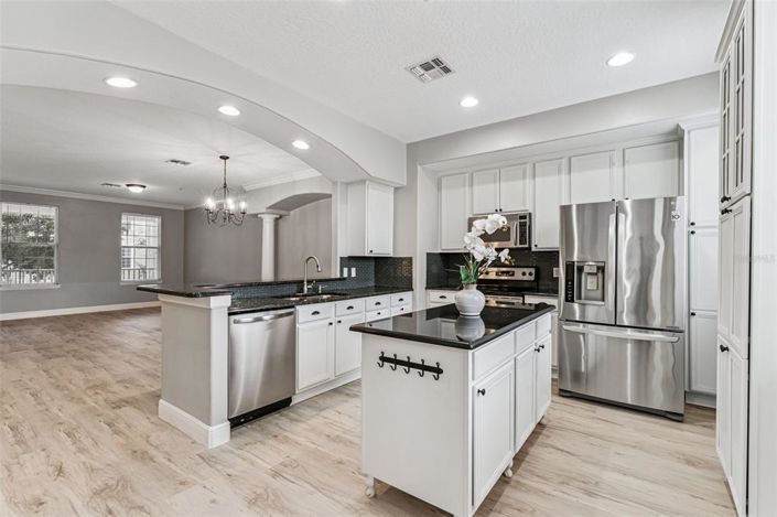 Image No.11-3 Bed Townhouse for sale