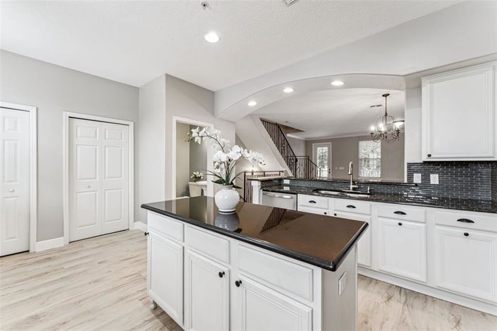 Image No.15-3 Bed Townhouse for sale