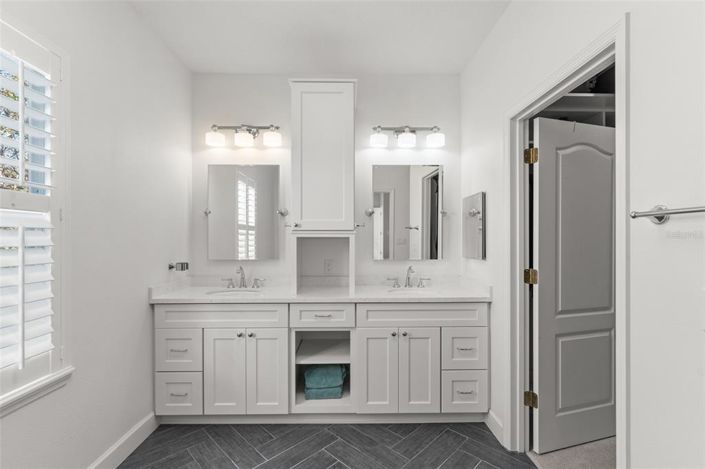 Image No.29-4 Bed House for sale