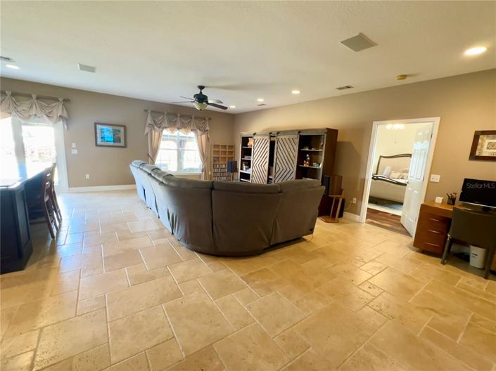 Image No.24-4 Bed House for sale