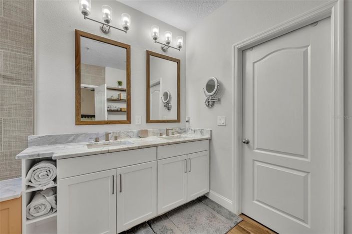 Image No.25-3 Bed House for sale