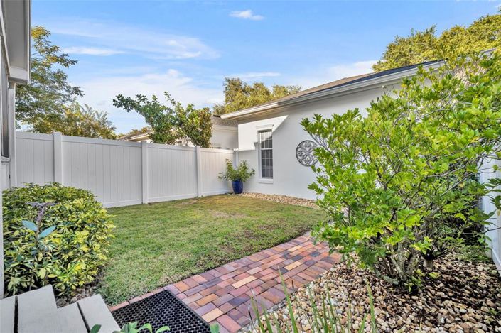 Image No.28-2 Bed Townhouse for sale