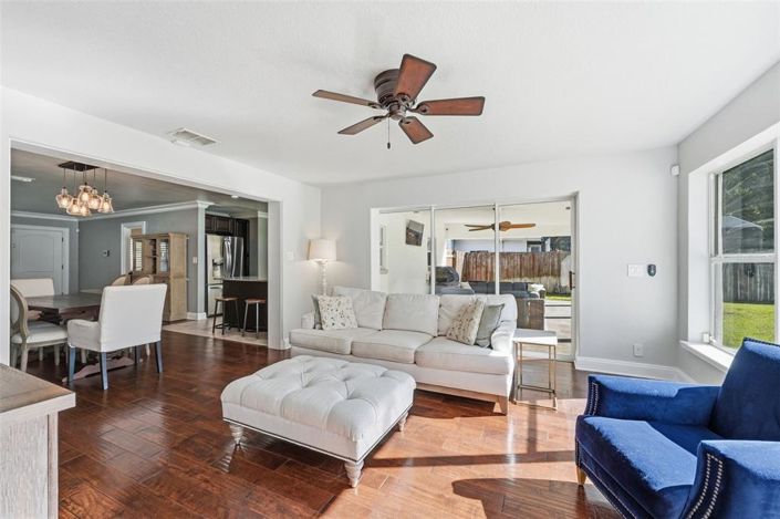 Image No.18-4 Bed House for sale