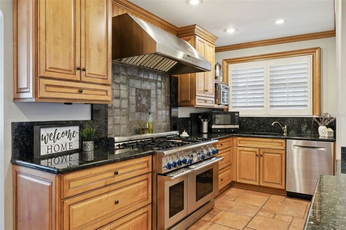 Image No.21-4 Bed House for sale