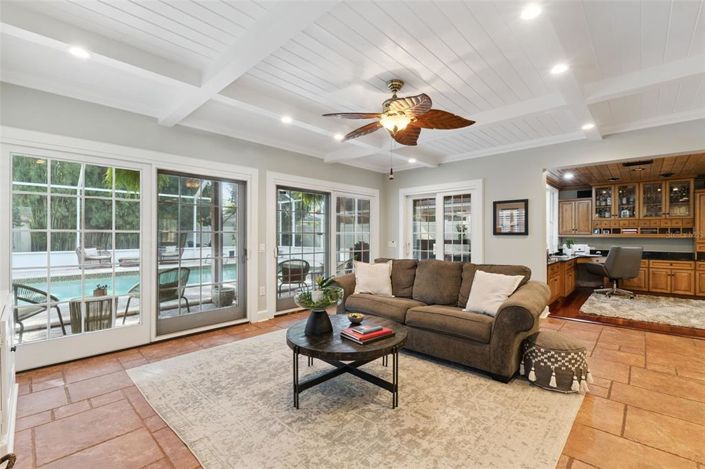 Image No.25-4 Bed House for sale