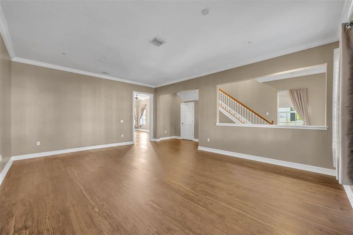 Image No.10-4 Bed Townhouse for sale