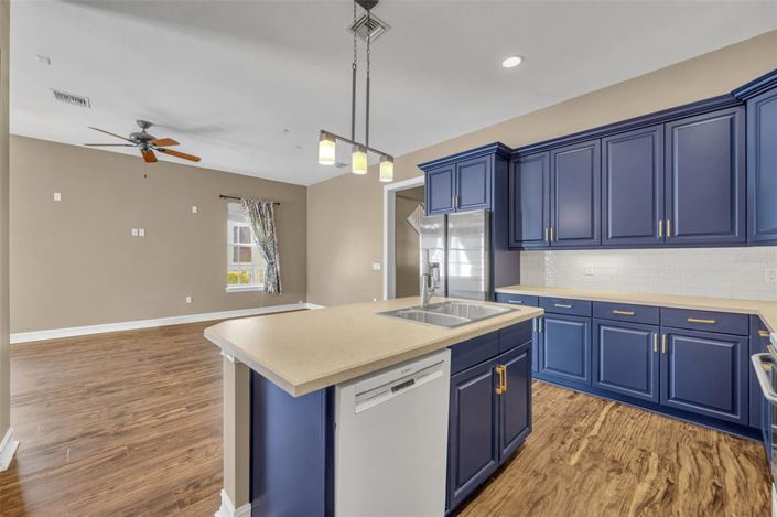 Image No.29-4 Bed Townhouse for sale