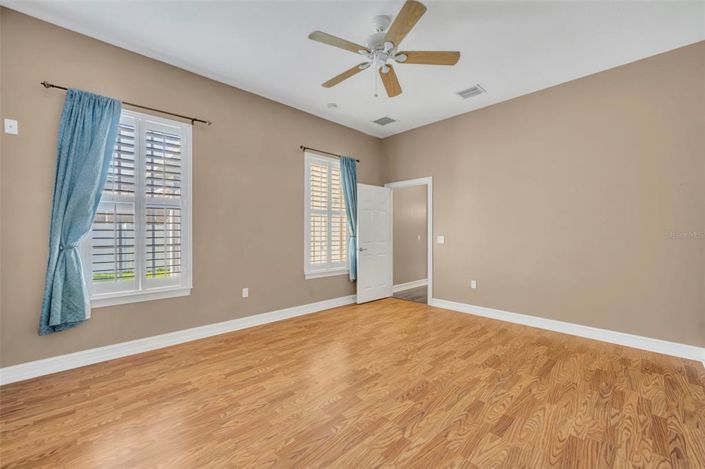 Image No.33-4 Bed Townhouse for sale