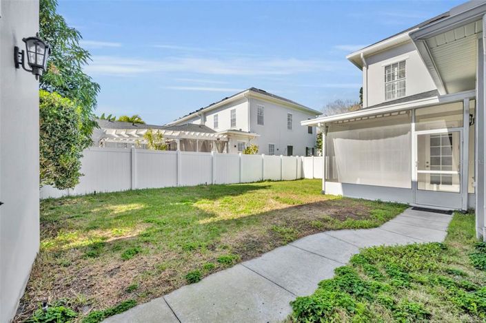 Image No.42-4 Bed Townhouse for sale