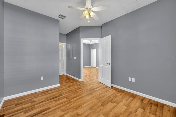 Image No.55-4 Bed Townhouse for sale