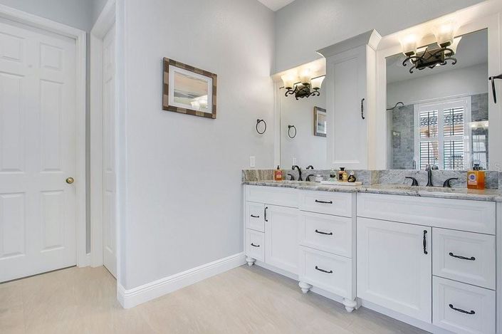 Image No.15-3 Bed House for sale