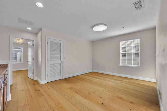 Image No.22-3 Bed Townhouse for sale