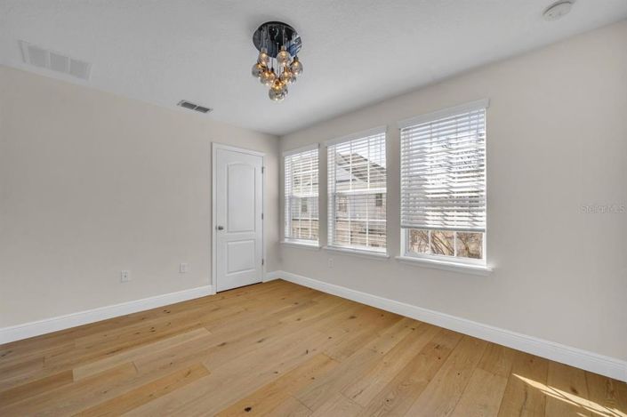 Image No.28-3 Bed Townhouse for sale