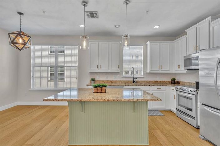 Image No.9-3 Bed Townhouse for sale