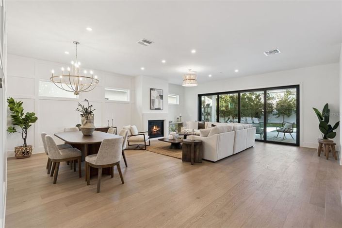 Image No.11-5 Bed House for sale