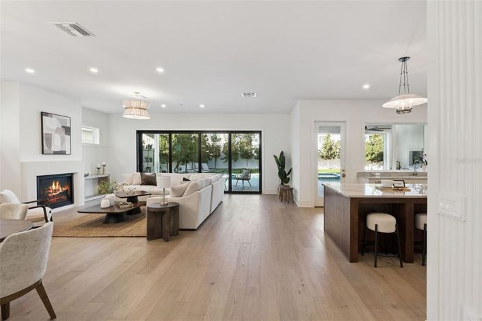 Image No.12-5 Bed House for sale