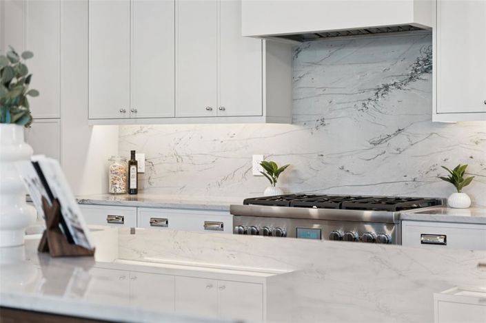 Image No.18-5 Bed House for sale