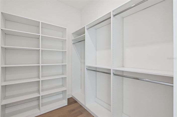 Image No.37-5 Bed House for sale