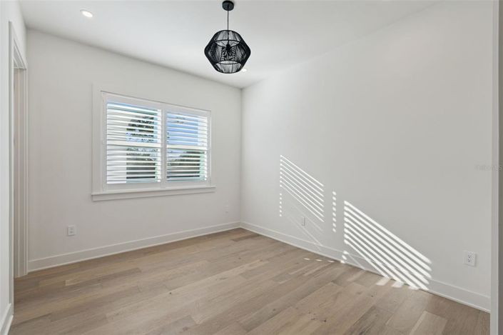 Image No.43-5 Bed House for sale