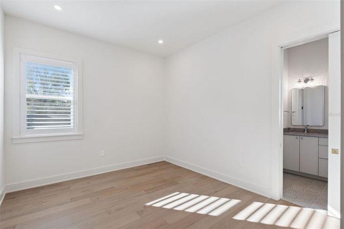 Image No.47-5 Bed House for sale