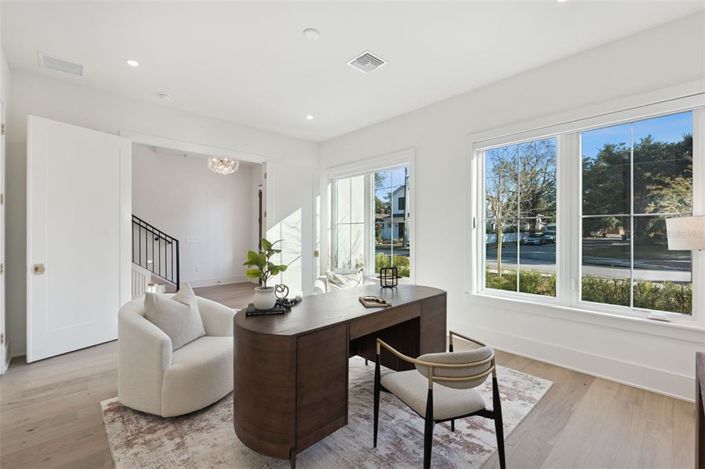 Image No.5-5 Bed House for sale