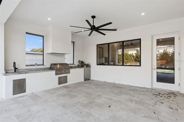 Image No.50-5 Bed House for sale