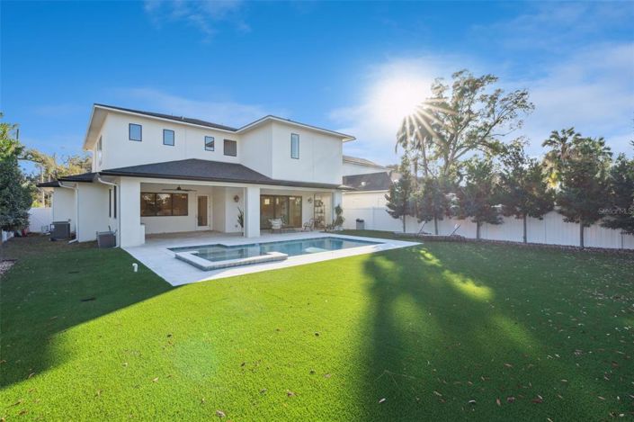 Image No.51-5 Bed House for sale