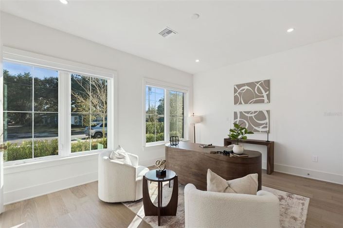 Image No.7-5 Bed House for sale